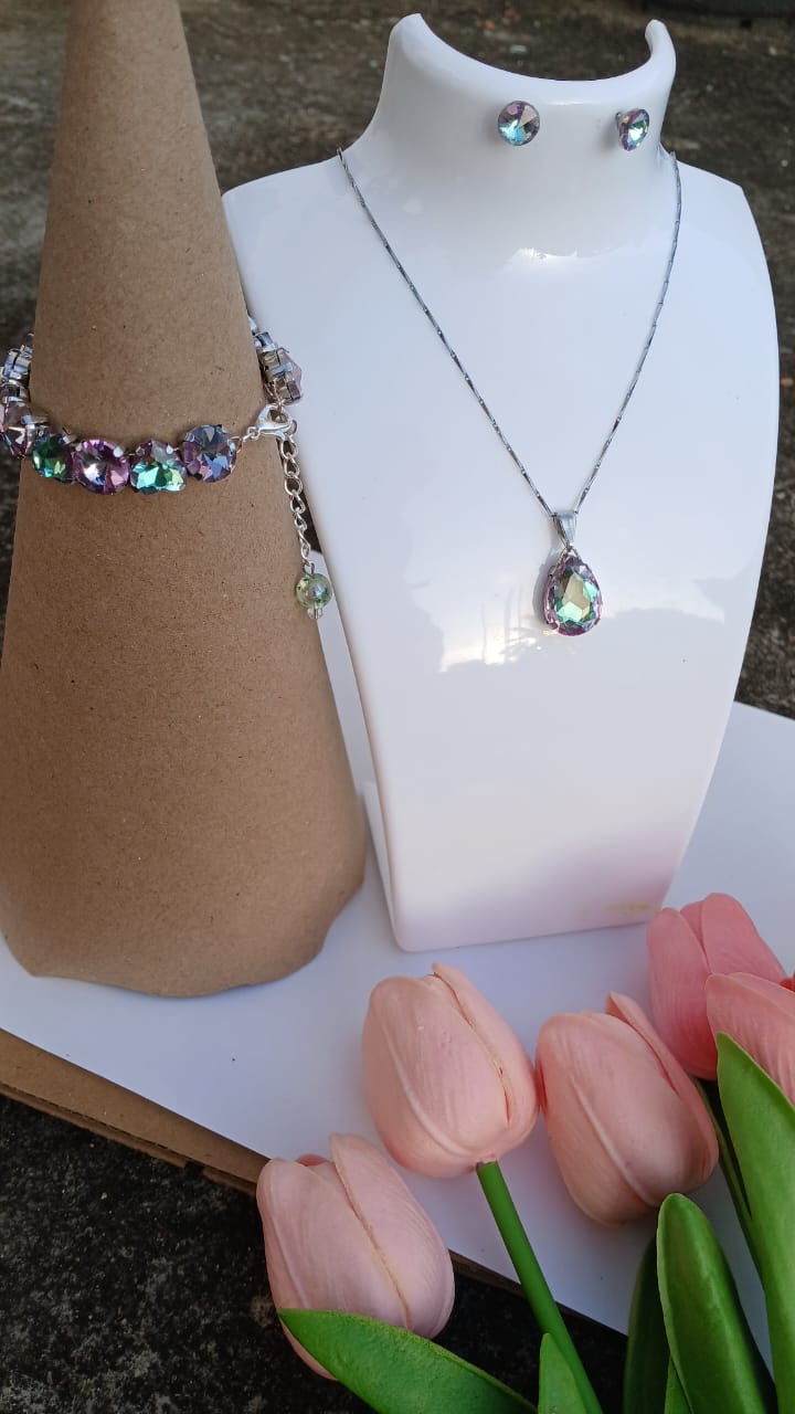 Iridescent Crystal Jewelry Set – Necklace, Bracelet & Stud Earrings Trio
