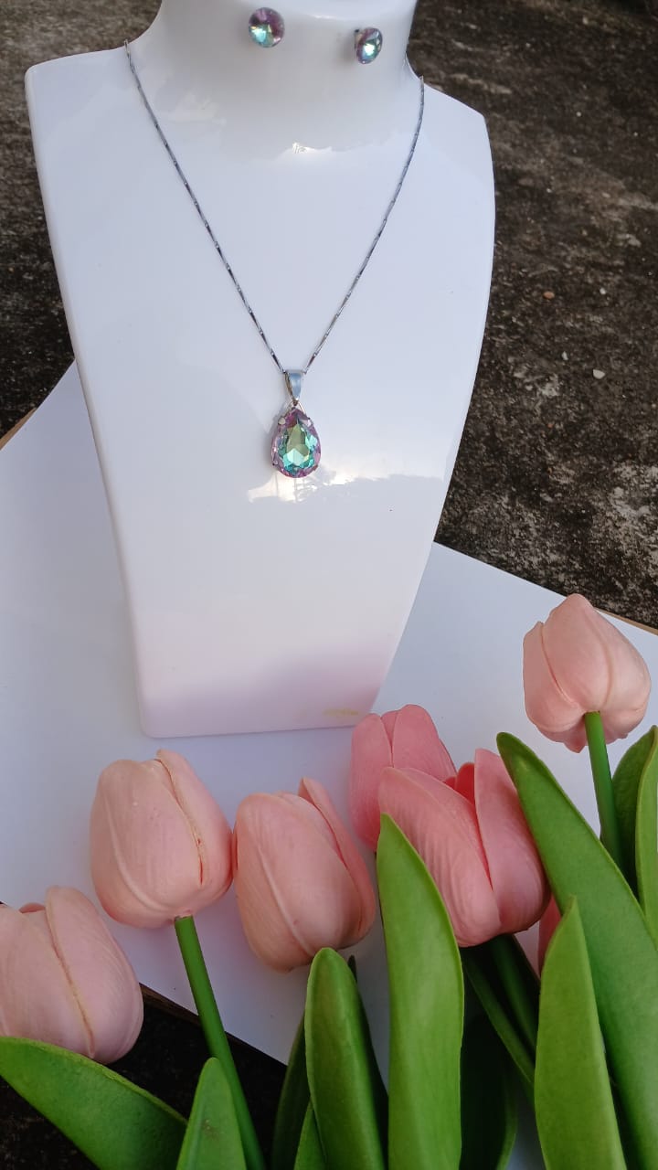 Aurora Teardrop Pendant Necklace & Stud Earrings Set – Iridescent Crystal Sparkle