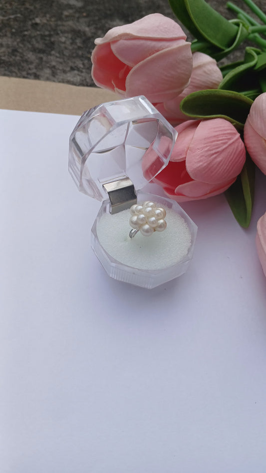 Elegant Pearl Blossom Ring