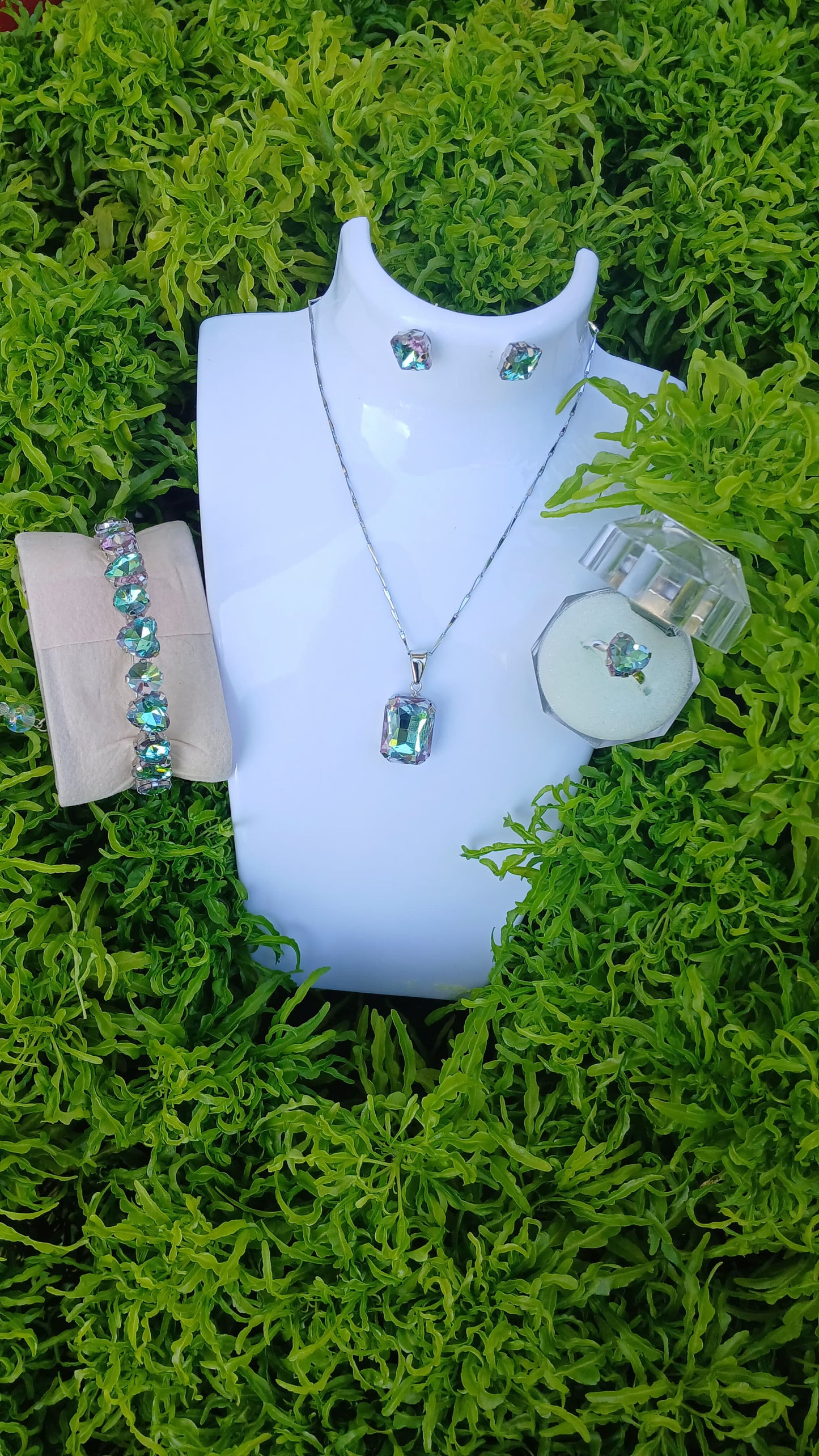 Aurora Radiance Jewelry Set – Necklace, Bracelet, Earrings & Ring